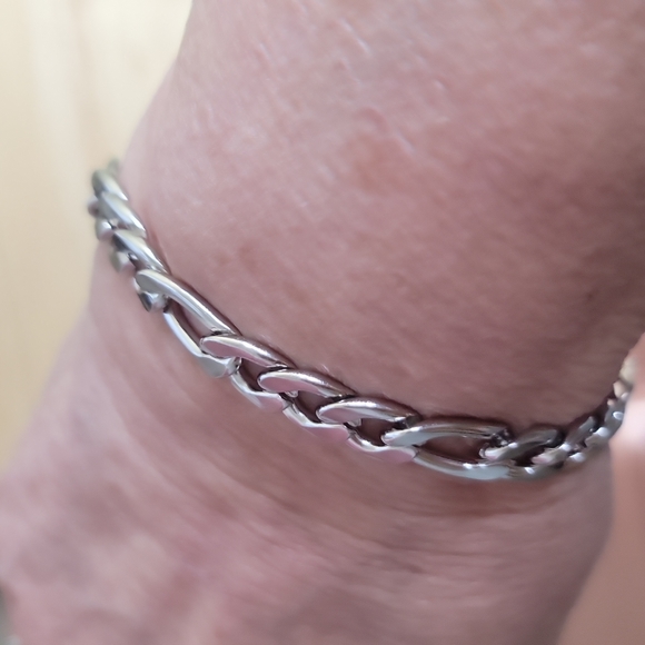 DEAL Figaro Link Bracelet Stainless Steel Silver Lobster Claw Clasp 7 Inches New - Picture 2 of 9